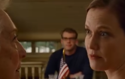 “Du er ikke engang halvparten av kvinnen moren min er,” sa svigerdatteren min over middagen i mitt lille hjem i Ohio akkurat idet jeg satte vaniljepuddingen på bordet; Jeg skjøv stolen tilbake og svarte: «Da får hun begynne å betale husleien for den leiligheten i Brier Lane,» og sønnen min ble plutselig blek, hånden frøs over telefonen, som om det var en regning i denne familien som aldri hadde fått lov til å bli kalt ved sitt virkelige navn. – Nyheter