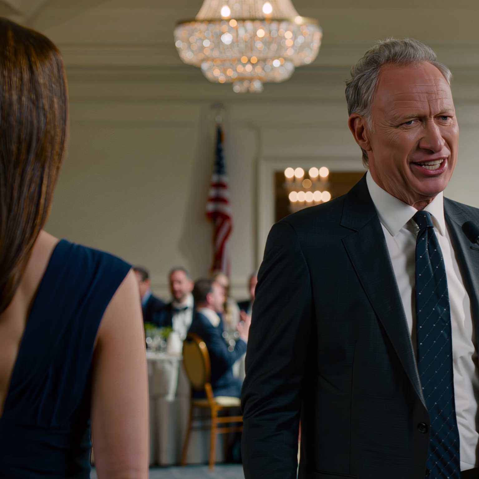 Kahdeksan vuoden ajan maksoin 2 400 dollaria kuukaudessa asumisesta vanhempieni kellarissa, koska he sanoivat sen olevan “käypä markkinahinta” ja että heillä oli edelleen vaikeuksia asuntolainan kanssa – kunnes naapurimme katsoi minua järkyttyneenä ja tokaisi: “Odota… tämä talo on maksettu pois jo kauan sitten, eikö niin?” Sinä iltana soitin oikeuskirjanpitäjälle… – Uutiset