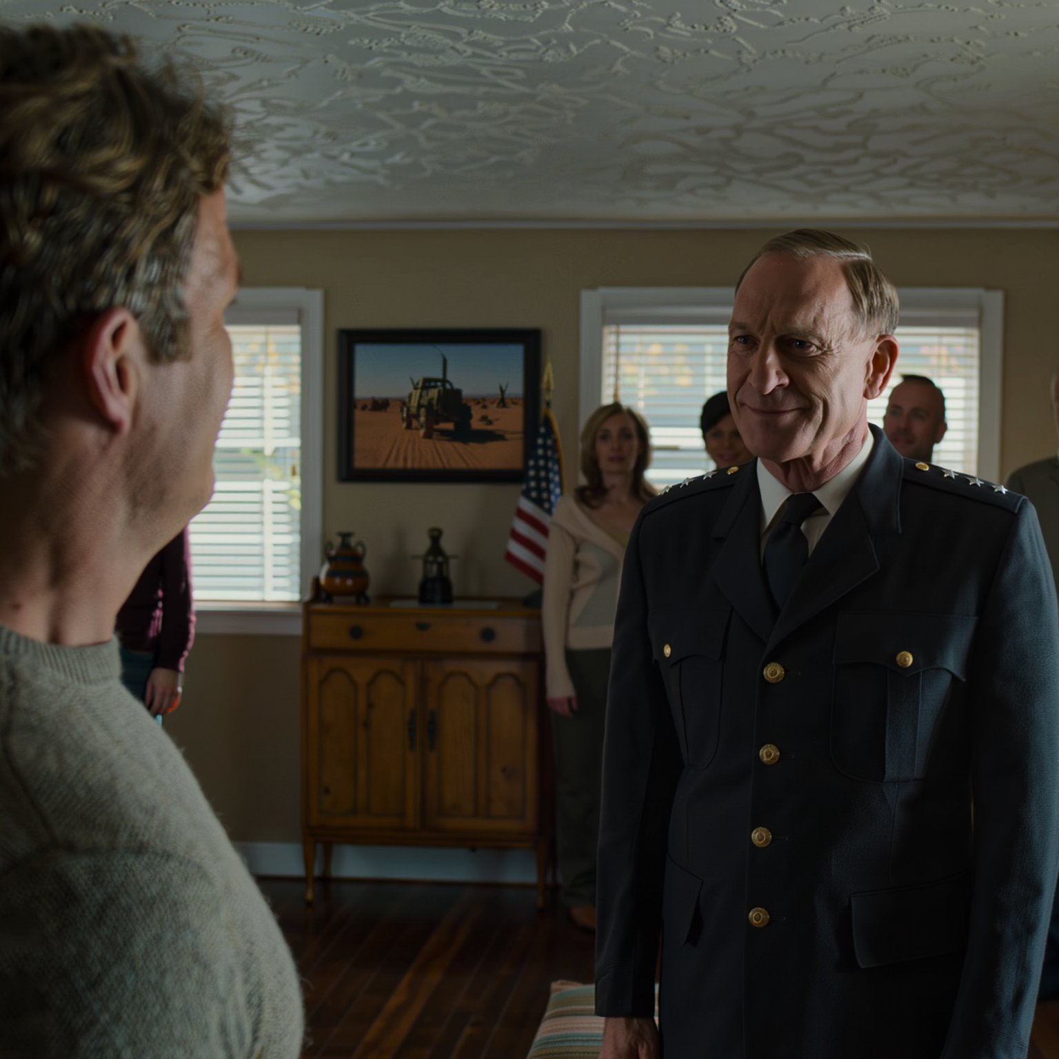 Pappa kjørte en gul skolebuss i 20 år i en liten by, og alle trodde han bare var en snill, punktlig mann uten noe spesielt ved seg – helt til en ettermiddag banket en 4-stjerners general på døren vår, gikk inn i stuen, stirret på marinefotografen på veggen og stoppet opp: «Vent … kaller du denne mannen pappa?»