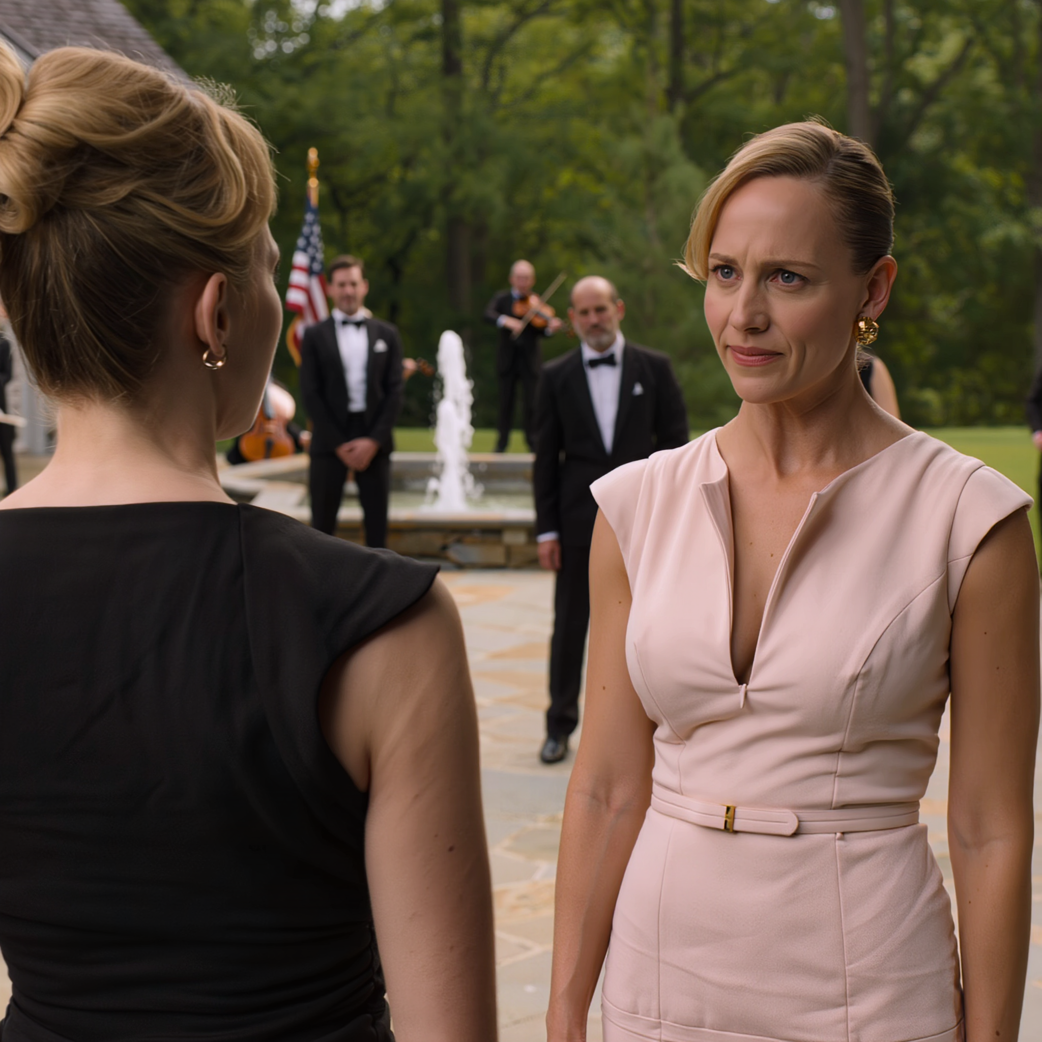 ”Myy Bostonin rivitalo – siskosi häät ovat tämän perheen suurin juttu”, siskoni sanoi, ja uskomatonta oli, että vanhempani eivät vain suostuneet – he laittoivat talon hiljaa myyntiin ollessani Chicagossa. Mutta heti kun kiinteistöyhtiö purki omistusoikeusasiakirjat, jotka näyttivät liian viimeistellyiltä kyseenalaistaakseen ne, siskoni Four Seasons -unelma alkoi tuntua siltä, ​​että se aiotaan sulkea, kun kaikki vielä nostivat maljojaan…” – Uutiset