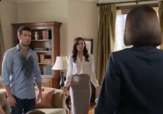 Min mann og hans elskerinne låste min 8 år gamle sønn og meg inn i vår egen vinkjeller slik at de kunne ta meg hjem. Mens sønnen min fikk panikk i mørket, holdt jeg stemmen lav og hvisket: «Stille… de aner ikke hva jeg har gjemt inne i denne veggen.” Da de endelig gikk bort, trykket jeg på en løs stein og viste ham hemmeligheten jeg hadde holdt skjult i ni år. – Nyheter