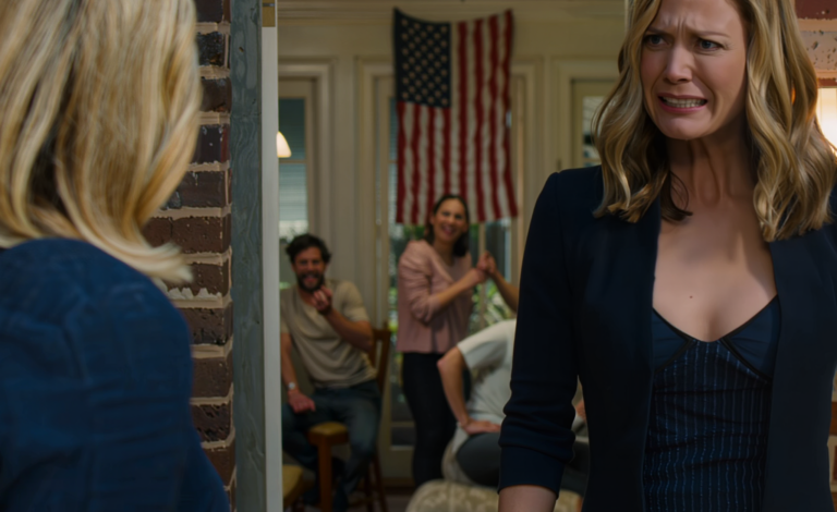 Isäni potki minut ulos, jotta hänen “kultainen tyttärensä” voisi muuttaa sisään, äitini sanoi kylmästi, että talo kuului nyt hänelle, ja sisareni virnisti: “Et ole tervetullut tänne.” Sitten he järjestivät tupaantuliaisjuhlat “heidän” unelmakotinsa kunniaksi ja kertoivat kaikille, etten ollut “koskaan auttanut ketään”. Mutta… he unohtivat kysyä sen yhden kysymyksen, joka heidän olisi pitänyt kysyä ensin. – Uutiset