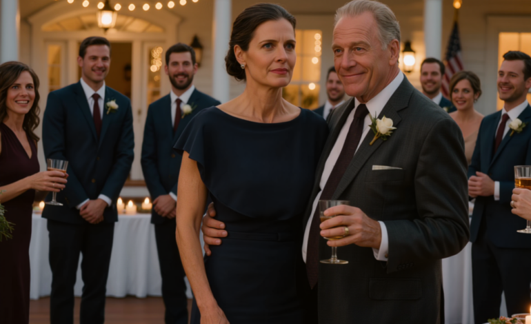 «Dette er datteren som skuffer meg mest.» Faren min kastet en arm over skulderen min og introduserte meg for brudgommens familie midt i en bryllupsfest på en countryklubb i en liten by i Virginia, og alle lo bare som om det var harmløs familiehumor – helt til forloverne plutselig rettet seg opp, snakket med en gang, og drinken i hånden hans stoppet opp midt i luften – Nyheter