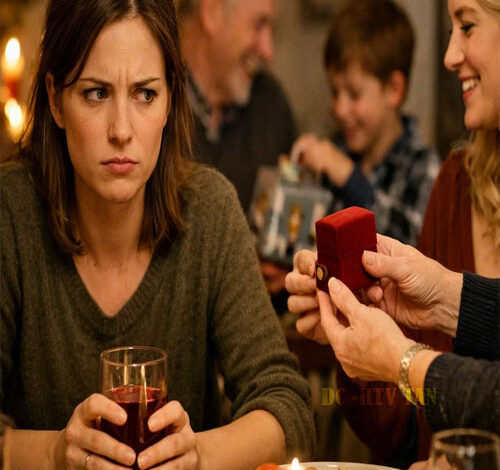 Przyjechałem na zjazd rodzinny, za który zapłaciłem. Miejsce było puste. Mama się roześmiała i powiedziała: „To było wczoraj. Przywieziemy ci resztki”. Nic nie powiedziałem. Ale następnego ranka policja przemówiła w moim imieniu. Powinienem był się domyślić, że coś jest nie tak, gdy tylko wjechałem na parking. Żadnych znajomych samochodów, żadnego hałasu, żadnych kuzynów palących przy śmietnikach, udających, że nikt ich nie widzi, tylko cisza.