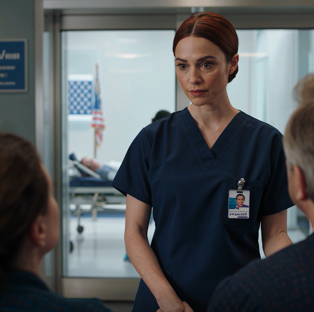 Siskoni kertoi vanhemmilleni, että lopetin lääketieteellisen tiedekunnan. Valheen vuoksi minut suljettiin pois viideksi vuodeksi. He eivät osallistuneet erikoistumiskoulutukseni valmistujaisiin eivätkä häihini. Viime kuussa siskoni kiidätettiin ensiapuun. Kun hänen hoitava lääkärinsä käveli sisään, äitini tarttui isän käsivarteen niin lujaa, että siihen jäi mustelmia.