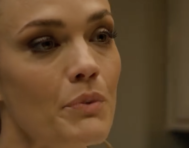 „Twoja siostra potrzebuje idealnego ślubu” – napisała mama. „Wykorzystamy twoje pieniądze na studia”. Odpowiedziałem: „Chcę, żeby ona też była szczęśliwa”. Zapomniała, że ​​ukończyłem Harvard Medical School bez długów dzięki patentom na oprogramowanie – dopóki organizator ślubu nie zadzwonił, żeby potwierdzić płatność…