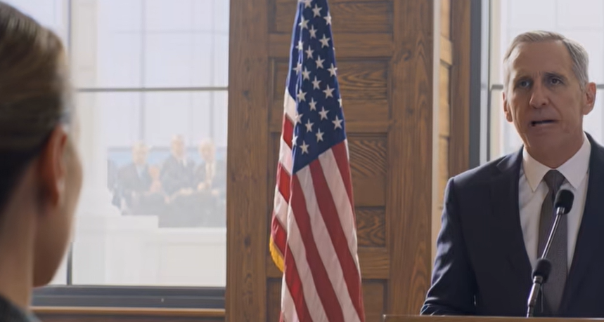 “Hän on henkisesti kykenemätön”, isäni huusi oikeudessa. Minä pysyin hiljaa. Tuomari nojasi eteenpäin ja kysyi: “Ettekö todellakaan tiedä kuka hän on?” Hänen asianajajansa jähmettyi. Isän kasvot kalpenivat. Hetkinen…mitä??… – Uutiset