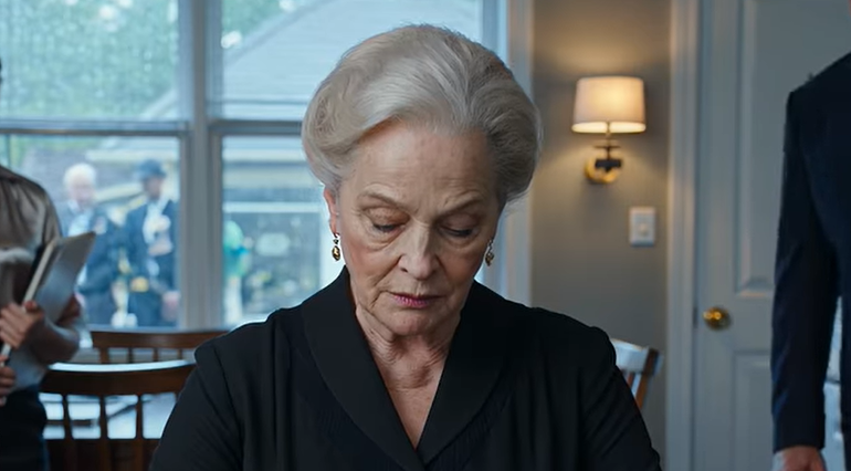 „Babciu – powiedz, że źle się czujesz i wyjdź na zewnątrz” – napisała moja wnuczka przy obiedzie. Dziesięć minut później… – Wiadomości