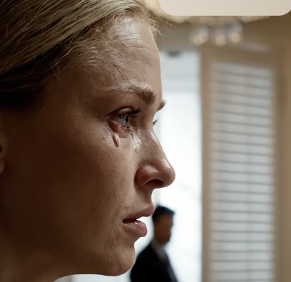 W moje 29. urodziny dziadek wręczył mi czek na 500 000 dolarów. Mama zamknęła drzwi i kazała: „Daj to bratu”. Uciekłem. I tak poszedłem do banku. A kiedy kierownik zobaczył czek, zbladł i wyszeptał: „Proszę pani, proszę zadzwonić na policję. Natychmiast”.