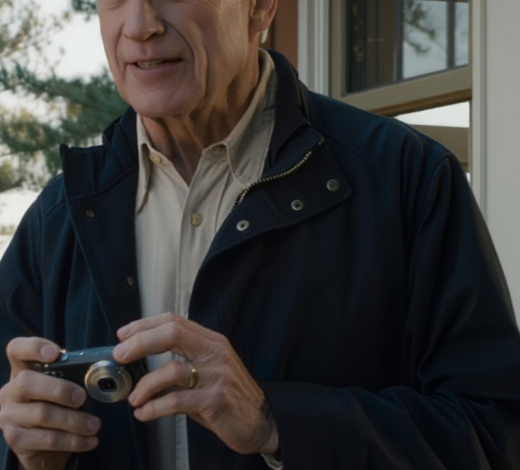 Przyłapałem żonę mojego syna z innym mężczyzną w moim domku nad jeziorem. Więc wykonałem jeden telefon i…