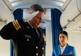 Kälyni vaihtoi paikkaani portilla – sitten vanhempi kenraali käveli käytävää pitkin ja sanoi: “Rouva.”