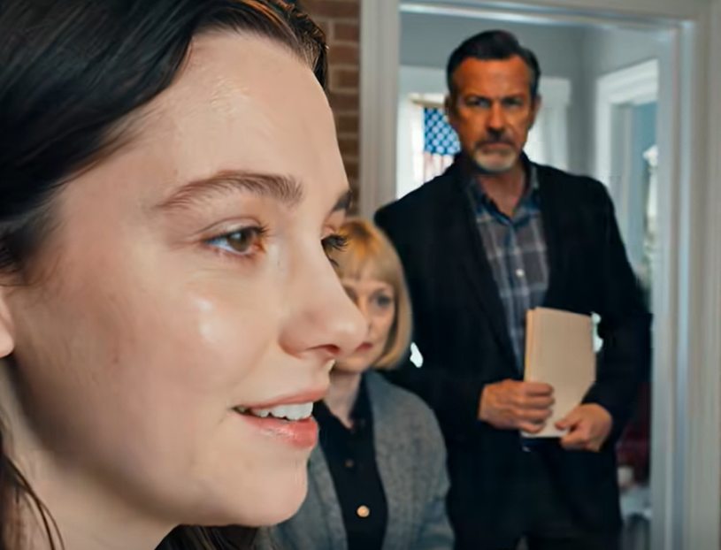 Jouluaamuna isä sanoi: “Sinun pitäisi astua nyt taaksepäin.” Äiti lisäsi: “Älä vertaa itseäsi siskoosi.” Hymyilin: “Sitten voit maksaa omat laskusi.” Seuraavana päivänä hän pyysi virallista arviointia – ja arvioija sanoi vain neljä sanaa. – Uutiset