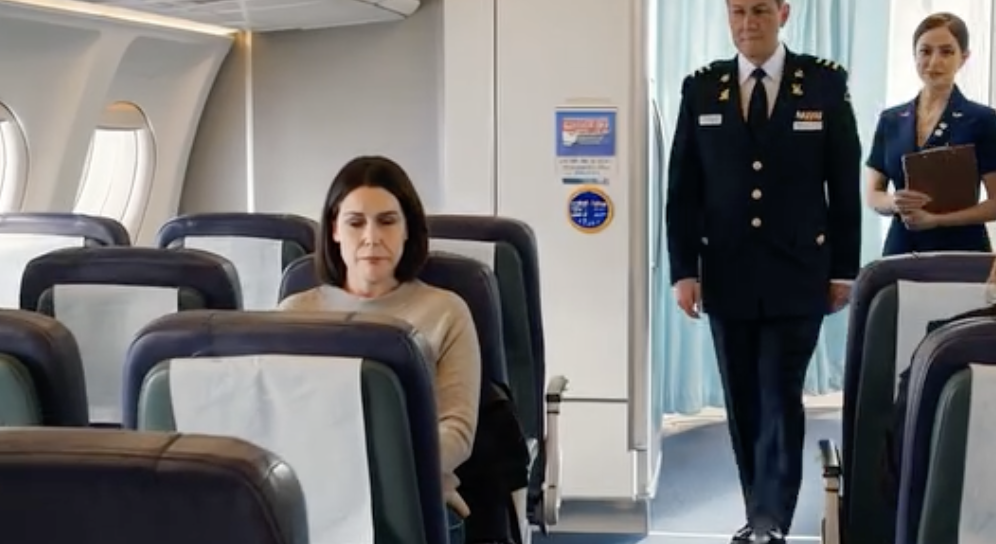 Moja bratowa zamieniła mi miejsce przy bramce, a potem starszy generał przeszedł przejściem i powiedział: „Proszę pani”.