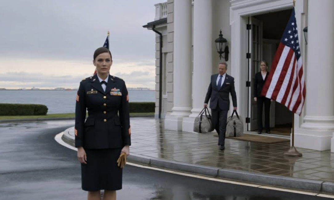 Kapitan marynarki, którego wyrzucono po pogrzebie admirała, myślał, że testament nie zostawia jej nic — aż do chwili, gdy zimny głos, zamknięte drzwi i zapomniane nauki uświadomiły jej, że dom, w którym się wychowała, nie sprawdził, kto należy do rodu, kto udaje i który członek rodziny ma spadkobiercę, zamiast ukoić smutek, gdy zdjęła maskę.