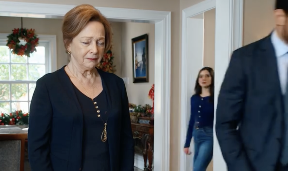 Mój syn zabrał dom, wygodę i życie, które zbudowaliśmy w Tulsie, więc pojechałem dwie godziny na wieś w Oklahomie, wierząc, że moja żona zostawiła mnie z niczym innym, jak tylko zrujnowaną farmą — aż do pewnej spokojnej nocy, kiedy uświadomiłem sobie, że widziała wszystko przede mną