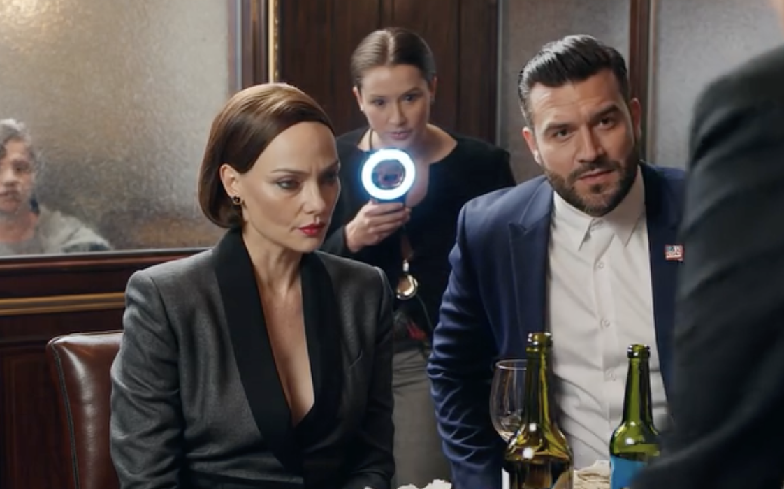 Moja rodzina wręczyła mi rachunek za obiad na 6240 dolarów, a potem ukradła mi dom, gdy byłem w pracy. Zapomnieli o jednym kluczowym szczególe: jestem księgowym śledczym i przechowuję paragony.