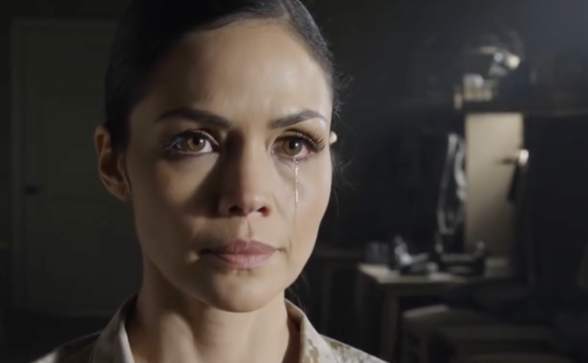 „Sprzedałem chatę twojego ojca” – powiedział mój ojczym, kiedy byłem na misji w Afganistanie, przechwalając się, że pieniądze pokryją jego długi i pozwolą mu wysłać Chloe do Europy – ale kiedy wróciłem do domu i powiedziałem mu: „Nie bawię się w gierki, Richard. Służę”, jego uśmiech zaczął słabnąć, bo zakurzona górska chata, którą myślał, że zabrał, kryła w sobie jedną, zamkniętą prawdę, którą mój ojciec ukrywał latami.