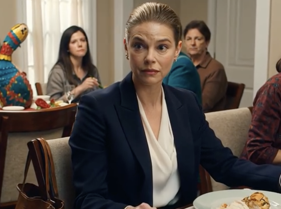 Tej nocy, kiedy mój ojciec w Święto Dziękczynienia stanął z białą kopertą w ręku, myślałem, że już wiem, jaką scenę dla mnie zaplanował, dopóki nie uświadomiłem sobie, że wszedłem do tego pokoju, niosąc coś, czego nigdy by się nie spodziewał