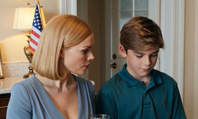 Olin menossa naimisiin täydelliseltä vaikuttavan yksinhuoltajaisän kanssa, ja kaikki tuntui unelmalta ensimmäiseen illalliseen asti hänen luonaan. Mutta sitten pöydän alla hänen poikansa puristi kättäni hellästi kolme kertaa ja kuiskasi: “Ole hyvä… sinun täytyy auttaa minua.” – Uutiset