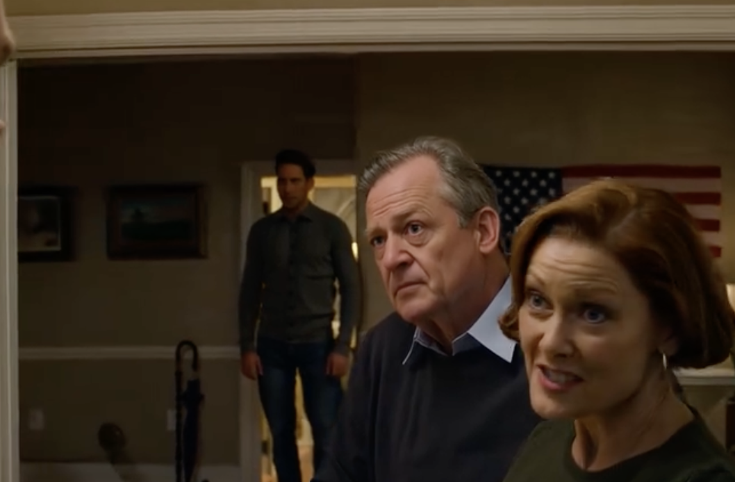 Poszłam zapytać rodziców, przynosząc wszystkie dokumenty… ale oni i tak zapytali: „Czy to ich dom?”, po czym zmienili klucze i pozwolili mojemu bratu wejść. Nie sprzeciwiłam się, po prostu po cichu zebrałam wszystko, zanotowałam każdy szczegół, a potem położyłam na stole małą kopertę… a kiedy ją otworzyli, śmiech był o wiele głośniejszy.