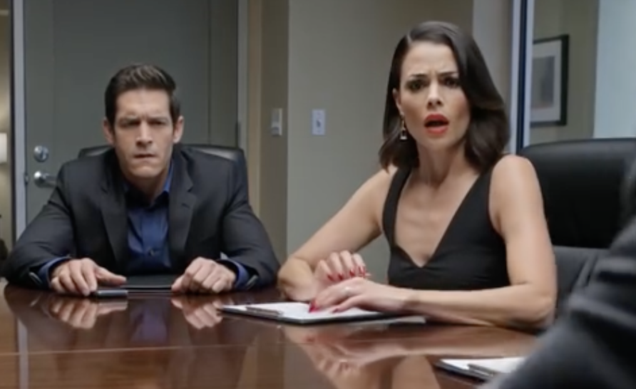 „Nic nie dostaniesz, Zachary. Ani Penny”. Moja macocha powiedziała to z uśmiechem cztery dni po pogrzebie mojego ojca – ale kiedy skończyła mówić o pokoju, przestałem się nim interesować. Mężczyzna, który był prawnikiem mojego ojca przez czterdzieści lat, zdjął okulary, spojrzał na nią martwą i zaczął się histerycznie śmiać, gdy mój przyrodni brat poszedł kupić czerwony samochód sportowy.