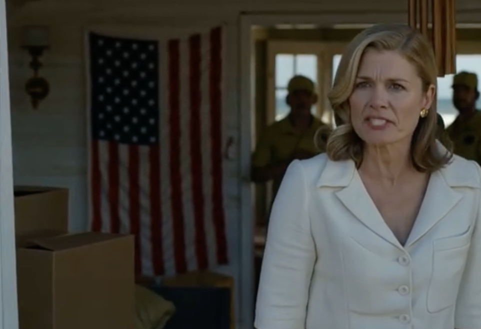 Moja siostra bezczelnie przeprowadziła męża i dzieci do domu nad morzem, który zostawił mi dziadek, organizując wszystko tak, jakby wszystkie dokumenty zostały już przeniesione, a nawet zachęcając dzieci, by nazwały go swoim „nowym domem” — zadzwoniłem na policję tego popołudnia, ale dopiero gdy stanąłem w salonie i zobaczyłem, co przygotowali, zdałem sobie sprawę, że nie był to lekkomyślny akt uzurpacji motywowany chciwością, ale pierwszy krok w o wiele większym spisku.