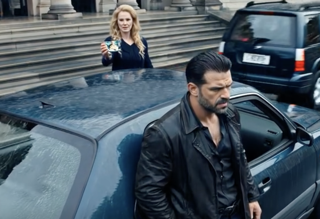 Moja siostra podpaliła mój dom po tym, jak odmówiłam przeniesienia na nią aktu własności. Moi rodzice błagali mnie, żebym wycofała zarzuty, bo „ma dziecko”, ale sędzia się nie zgodził, a obserwowanie, jak w końcu dowiaduje się, że czyny mają swoją cenę, było jedynym ukojeniem, jakie kiedykolwiek uzyskałam.