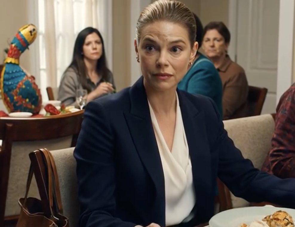 Tej nocy, kiedy mój ojciec w Święto Dziękczynienia stanął z białą kopertą w ręku, myślałem, że już wiem, jaką scenę dla mnie zaplanował, dopóki nie uświadomiłem sobie, że wszedłem do tego pokoju, niosąc coś, czego nigdy by się nie spodziewał