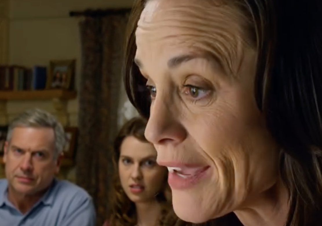 Moja matka dała mi 28 000 dongów (bezzwrotnych) za moją młodszą siostrę – powiedziała, że ​​dorośli powinni nauczyć się poświęceń – nie sprzeciwiłam się, po prostu po cichu wycofałam się ze wszystkiego… a o świcie moja matka zawołała ze szlochem: „Isla, gdzie jesteś?!”