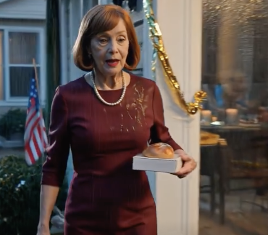 Synowa kazała mi czekać na deszczu przez trzy godziny, aż zjem kolację – „Niech trochę poczeka na werandzie” – usłyszałem. Zadzwoniłem więc do banku i wstrzymałem dostęp do mojego konta. Następnego dnia byli u MOICH DRZWI…