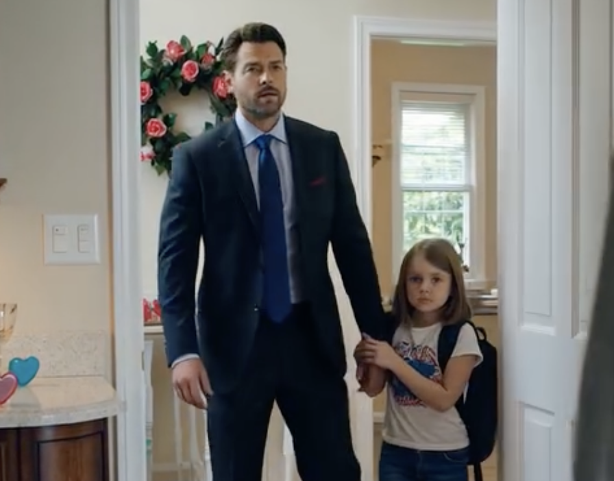 Moja córka napisała mi SMS-a podczas przygotowań do występu: „Tato, sam sprawdź moje plecy. Nie reaguj…”