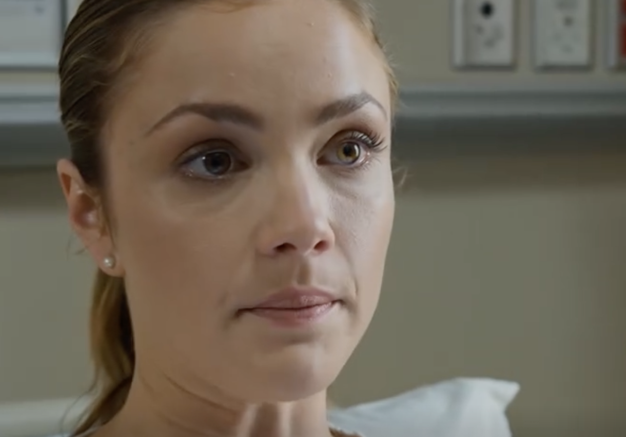 Po tym, jak wypadek drogowy w Filadelfii wpędził mnie w sześciocyfrowy dług medyczny, moi rodzice stanęli przy moim szpitalnym łóżku i powiedzieli: „Dowiedz się”. Wciąż chodziłem na fizjoterapię, żeby tylko przeżyć, kiedy osłupiałem, gdy dowiedziałem się, że kupili mojej siostrze dom za 275 000 dolarów w Cherry Hill. Lata później, gdy ich finanse zaczęły się sypać, zadzwonił do mnie ten telefon.