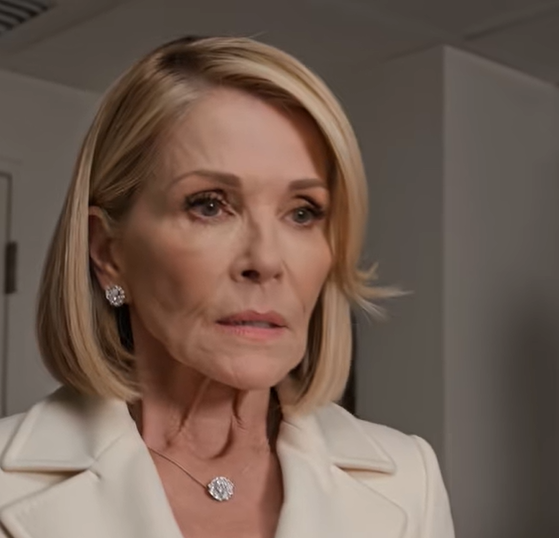 Da jeg spurte om hun virkelig forventet at jeg skulle tro på en papirsjekk fra en familie som hadde bestemt at jeg var engangsbruk, lo hun av meg.