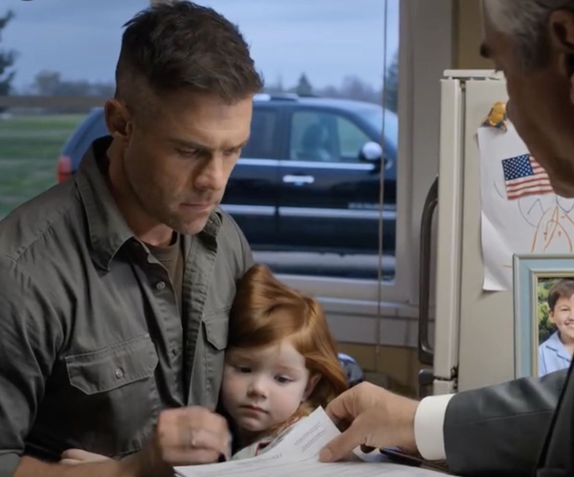 Moja żona wyszła, gdy nasz syn usłyszał diagnozę, mój brat śmiał się, gdy błagałem go, żeby pomógł chłopcu, którego nie mogłem stracić, a gdy pochowałem mojego ośmioletniego syna z pustymi rękami i pięcioletnią córkę, która wciąż się mnie trzymała, w moich drzwiach pojawił się nieznajomy w czarnym SUV-ie, niosąc dokument potwierdzający, że najgorsza rzecz w moim życiu nie była tragedią, lecz zdradą.