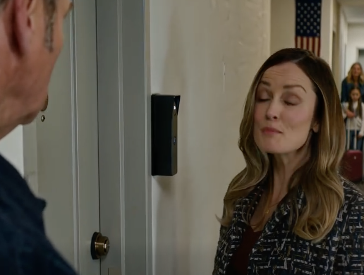 Moja córka napisała SMS-a: „Potrzebujemy twojego mieszkania w ten weekend. Moi teściowie przyjeżdżają, możesz zatrzymać się w hotelu”. Odpowiedziałem: „Taty nie ma w domu”. Odpisała: „Świetnie, nadal mam klucz”, nieświadoma, że ​​po tym, co wydarzyło się w mojej kuchni w zeszłym tygodniu, te drzwi już nie są takie same.