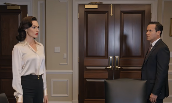 “Hän luulee yhä, että tässä on kyse rakkaudesta.” Sulhaseni sanoi sen veljelleen, kun hänen äitinsä ja sisarensa hymyilivät kullan valaiseman ruokapöydän yli. Kaikki pilkkasivat minua arabiaksi, aivan kuin olisin ollut liian tyhmä kuulemaan sitä. Pidin katseeni lautasellani ja hymyilin silti. Seuraavana aamuna kello 10.06 kävelin hänen sijoittajakokoukseensa ja sanoin yhden sanan Commonwealth-huoneessa. – Uutiset