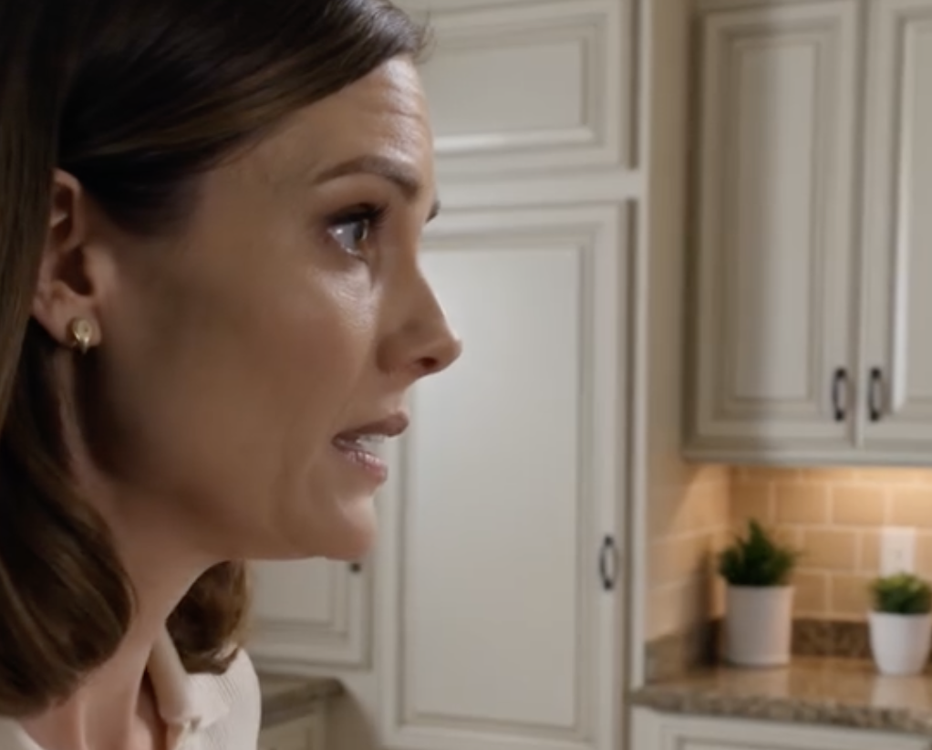 Powiedziała mi: „Nic nie wnosisz”. Więc po cichu zakończyłam 94 raty – a życie, które nazywali „normalnym”, zaczęło się rozpadać.