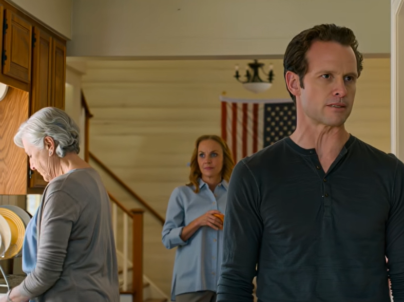 Poikani käski minun pakkaamaan laukun, jos en lähtisi hoitokotiin. Hymyilin, suljin matkalaukkuni ja odotin. Sitten limusiini pysähtyi ulos, ja hän vihdoin näki, KUKA TULII ENSIN – Uutiset