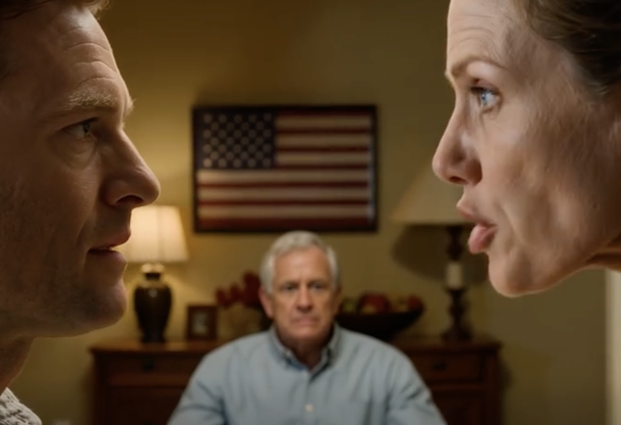 Podczas kolacji w mieszkaniu obok pralni chemicznej mój syn nagle zapytał: „Tato, dlaczego wciąż tu mieszkasz? Co się stało z domem na Sycamore, który dla ciebie wyremontowałem?”. Zamarłem, bo nikt nigdy nie wręczył mi kluczy, a kiedy odwrócił się, żeby zadzwonić do żony w klubie książki, cisza po drugiej stronie słuchawki przeciągnęła się tak długo, że cała kuchnia zrozumiała, że ​​sekret był skrywany o wiele za długo.