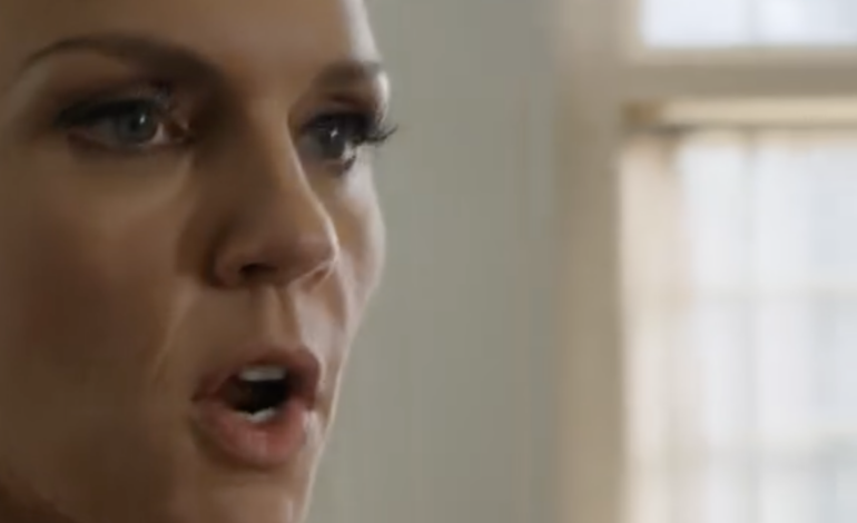 W noc przed pogrzebem mojej matki jej prawnik wziął mnie na stronę i powiedział: „Twój ojciec okłamywał cię przez całe życie. Jest drugi testament – ​​i jeśli się dowie, wiesz co, będziesz w niebezpieczeństwie”. Dał mi klucze do szopy… to, co w niej znalazłem, wyjaśniło wszystko.