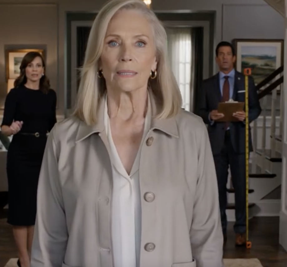 Mój syn ryknął: „Wynoś się stąd! Moja żona nie chce, żebyś zbliżał się do dzieci. Pakuj walizki i wynoś się przed jutrzejszym rankiem!”. Moja synowa stała tuż obok niego, uśmiechając się szeroko. Nie powiedziałem ani słowa. Następnego ranka złapałem walizkę i wyszedłem – zabierając ze sobą jedyną rzecz, która sprawiła, że ​​tydzień później zaczęli mnie gorączkowo szukać…