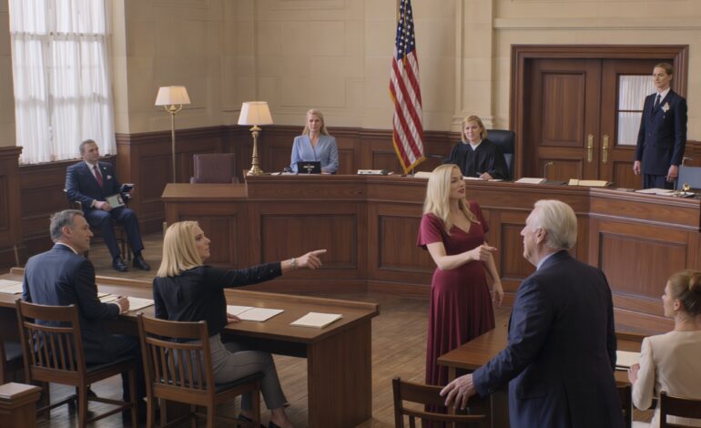 Siskoni seisoi oikeussalissa ja väitti, että minussa oli jotain vialla. Jopa isäni tuki häntä. Tuomari kääntyi katsomaan minua, ja olin hiljaa 20 sekuntia. Sitten mies astui oikeussaliin… Ja siitä hetkestä lähtien kaikki muuttui. – Uutiset