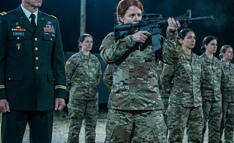 Egy kiképző őrmester mindenki előtt működésképtelennek nyilvánította a puskáját – ezért elvette az övét, és elsőként végzett.