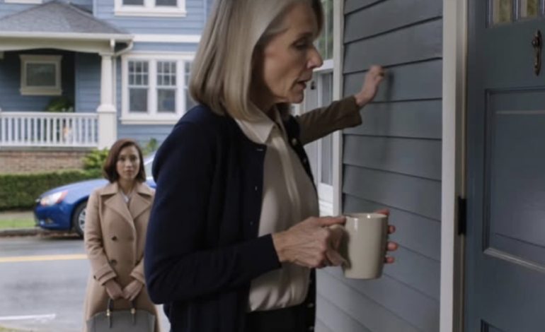 Mój syn po cichu wyniósł moją walizkę na ganek, a jego żona mówiła mi: „Nie potrzebujemy biednej, starej kobiety zajmującej miejsce w naszym domu” — ale pewnego wilgotnego poranka w Portland, gdy zobaczyli listy, pierwotnie czarne, na kopercie wsuniętej do skrzynki pocztowej po drugiej stronie ulicy, nawet ich pewność zaczęła się chwiać.