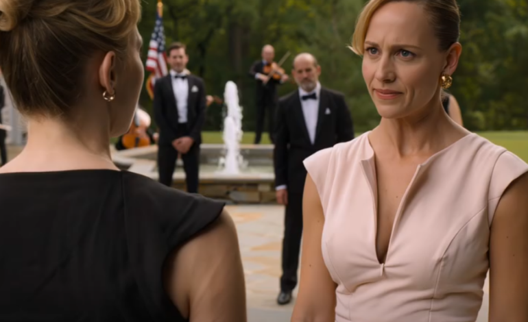 “Myy Bostonin rivitalo—siskosi häät ovat perheen tärkein asia,” siskoni sanoi, ja uskomatonta oli, etteivät vanhempani vain suostuneet – he laittoivat sen hiljaisesti myyntiin, kun olin Chicagossa. Mutta heti kun omistusyhtiö purki sen omistustiedoston, joka näytti liian viimeistellyltä kyseenalaistaa, siskoni Four Seasons -unelma alkoi tuntua siltä, että se olisi sulkeutumassa, kun kaikki vielä nostivat maljaansa…” – Uutiset