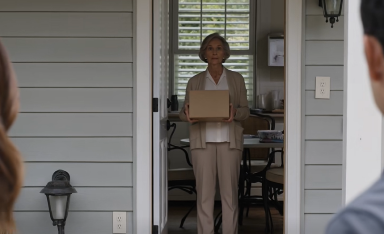 Datteren min flyttet meg inn i gjestehuset sitt slik at de kunne selge huset mitt. Jeg lot henne stille tro at jeg var enig. Hun og ektemannen feiret hele helgen—helt til advokaten deres ringte for å sende inn papirene og sa… Spotlight8