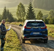 Twierdziła, że czternaście lat ma prawa do skrótów HOA na moich dziewięćdziesięciu dziewięciu akrach — potem otworzyłem akta hrabstwa, które dowodziły, że cała jej sprawa była wtargnięciem