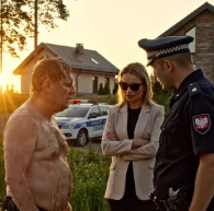 Zadzwoniła na szeryfa, bo pływałem we własnym jeziorze — potem dołączyłem do jej wspólnoty mieszkaniowej, podążyłem za pieniędzmi i zatopiłem całe jej imperium